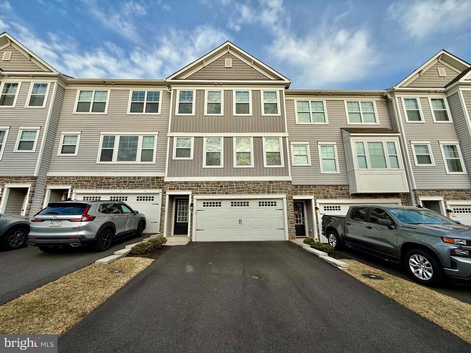 158 Larrabee Wy in Royersford, PA - Building Photo