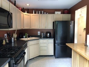 101 Holmes Way in Schaumburg, IL - Building Photo - Building Photo