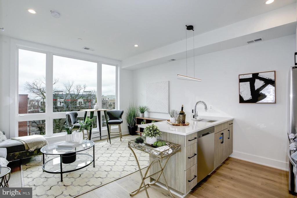 1014 1/2 17th Pl NE in Washington, DC - Building Photo