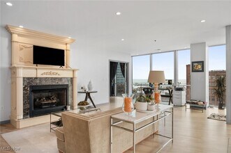 701 W Lakeside Ave in Cleveland, OH - Building Photo - Building Photo