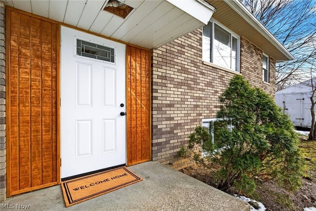 211 Buffington Rd in Fairlawn, OH - Building Photo - Building Photo