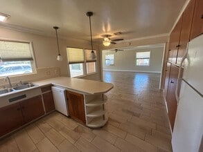 14108 Locust St in Armona, CA - Building Photo - Building Photo