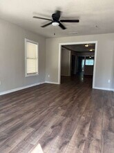335 Monticello Ct in San Antonio, TX - Building Photo - Building Photo