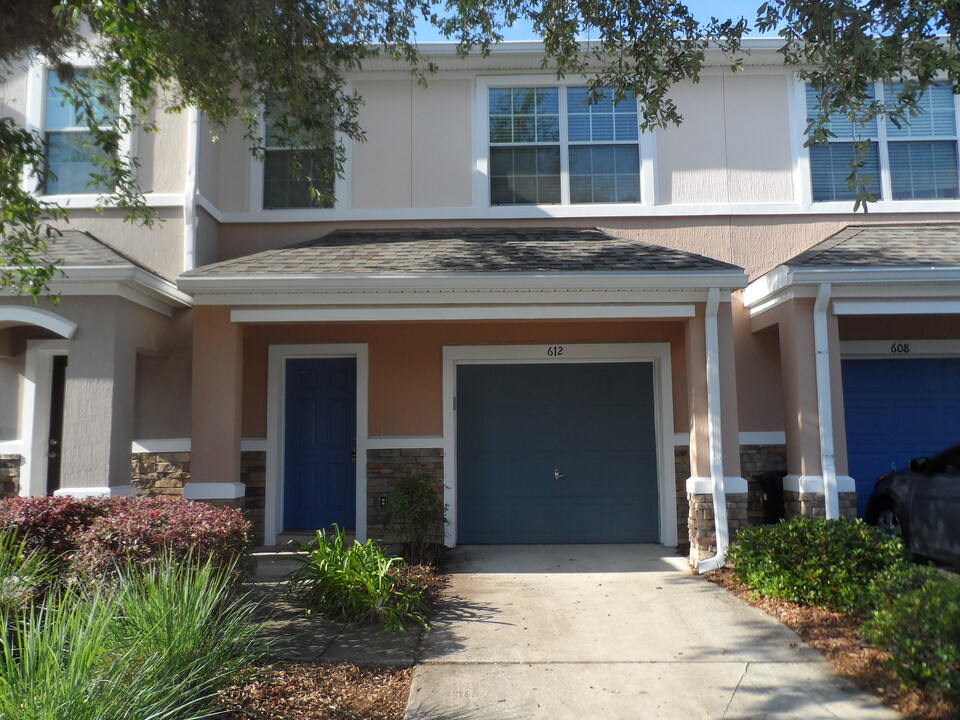 612 Crystal Way in Orange Park, FL - Building Photo