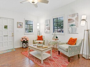 784 11th St N in Naples, FL - Building Photo - Building Photo