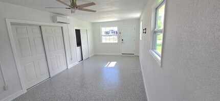 621 Baywood Dr N in Dunedin, FL - Building Photo - Building Photo