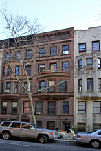 27 W 70th St in New York, NY - Building Photo - Building Photo