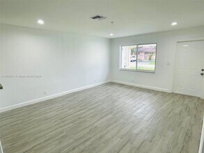 2778 NW 58th Terrace-Unit -. in Lauderhill, FL - Building Photo - Building Photo