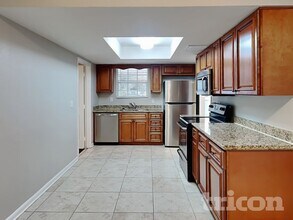 616 Leisure Ave in Tampa, FL - Foto de edificio - Building Photo