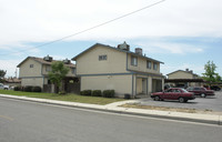 100 Kings Ave in Chowchilla, CA - Foto de edificio - Building Photo