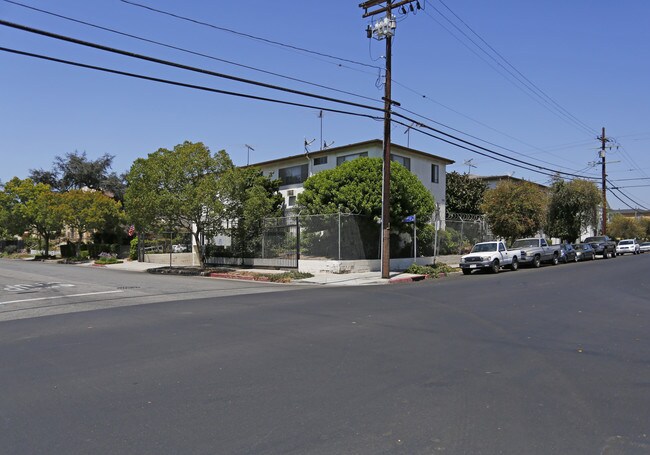 938 S Gramercy Dr in Los Angeles, CA - Foto de edificio - Building Photo