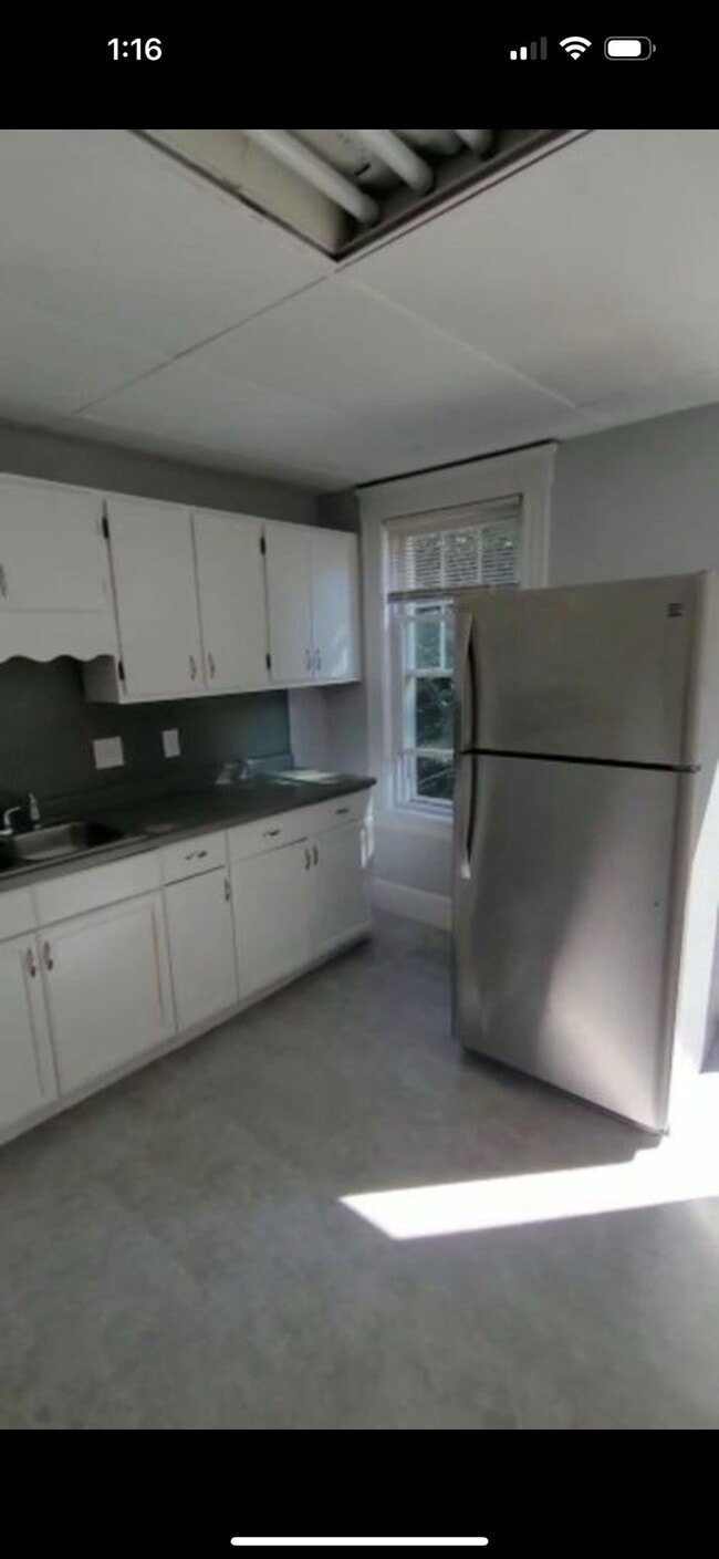 25 Lenox St, Unit 25 Lenox St #2r Lawrence,