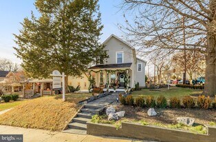 4240 34th St in Mount Rainier, MD - Building Photo