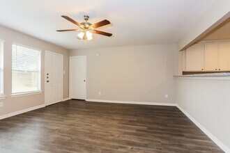 8022 Bunting Ct in Humble, TX - Building Photo - Building Photo