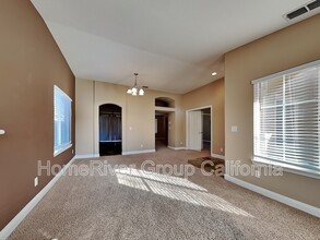 7839 Black Sand Way in Antelope, CA - Building Photo - Building Photo