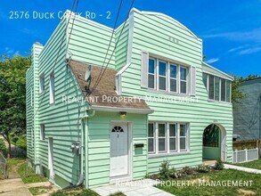 2576 Duck Creek Rd in Cincinnati, OH - Building Photo - Building Photo