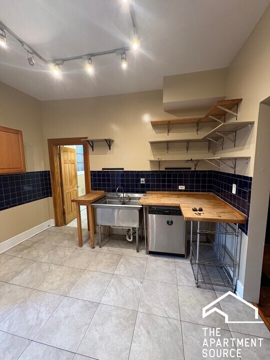 1154 W 18th St in Chicago, IL - Building Photo