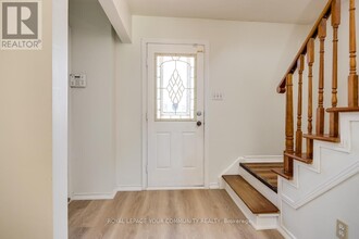 146 Radford Dr in Ajax, ON - Building Photo - Building Photo