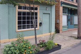 405 S Trenton Ave, Unit 2 in Pittsburgh, PA - Building Photo