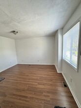 816 Call St, Unit Second Floor in Lansing, MI - Building Photo - Building Photo