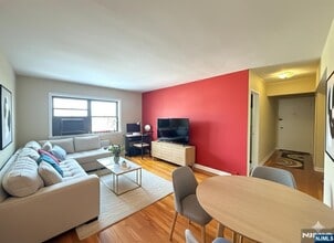 3091 Edwin Ave in Fort Lee, NJ - Building Photo - Building Photo
