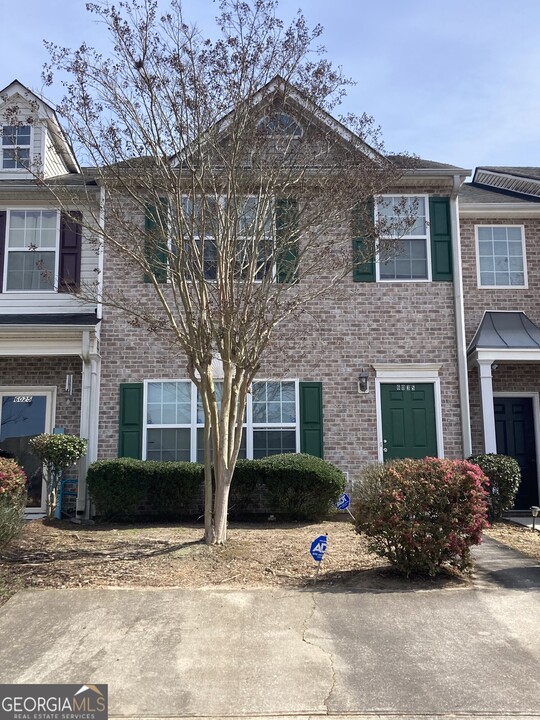 6035 Capitol Knoll-Unit -3 in Fairburn, GA - Building Photo