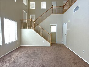 8046 S Wards Ferry St in Las Vegas, NV - Building Photo - Building Photo