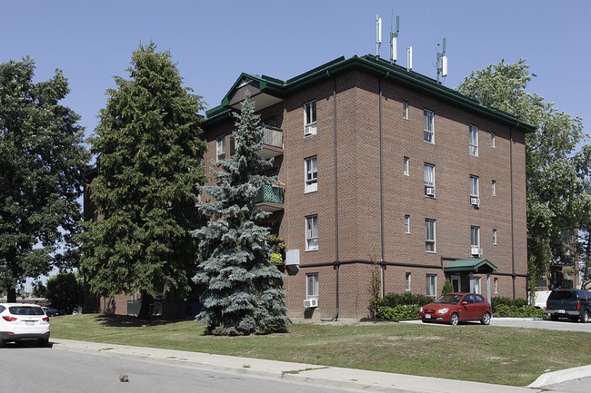 Cameo Place Apartments in Richmond Hill, ON - Building Photo - Building Photo