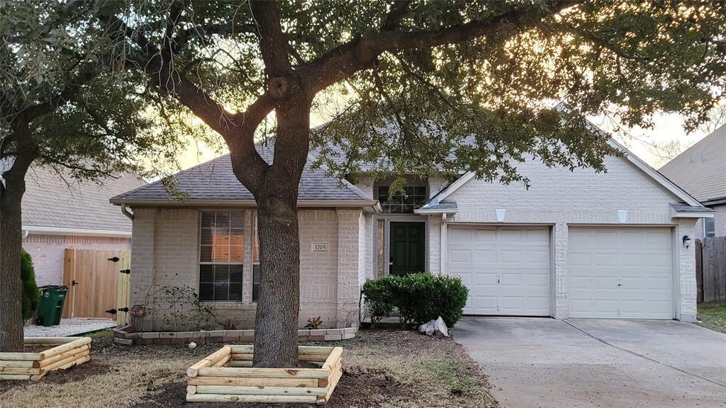 1705 Lynnville Trail in Austin, TX - Building Photo