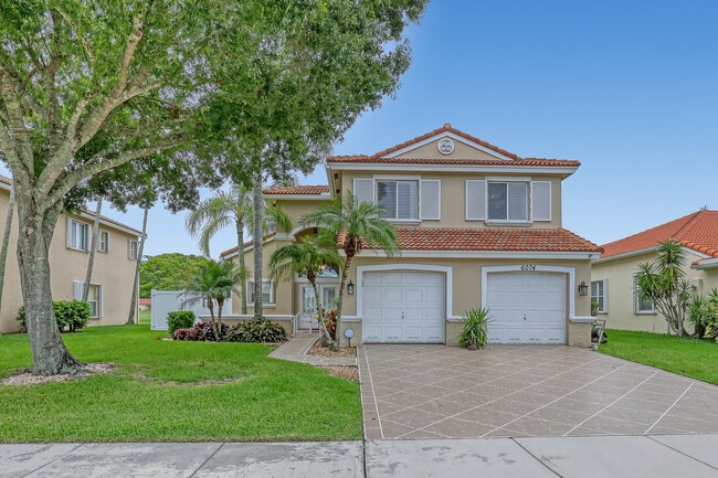 6074 Las Colinas Cir