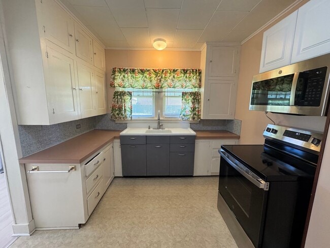 7400 SE Otty St in Milwaukie, OR - Building Photo - Building Photo