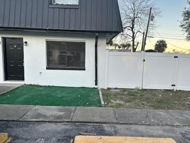 1215 Alabama Ave in Daytona Beach, FL - Building Photo - Building Photo