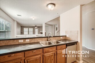 3827 Valencia Peak in San Antonio, TX - Building Photo - Building Photo