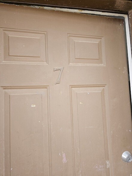 215 N 400 W in Ferron, UT - Foto de edificio - Building Photo