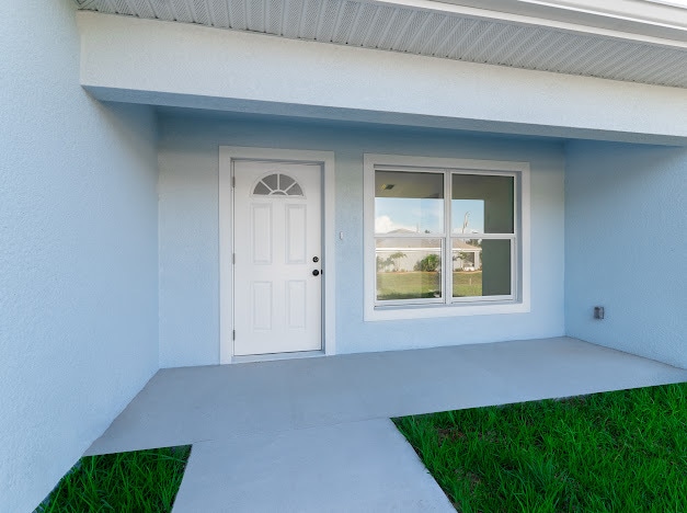 556 Montclair Ave S in Lehigh Acres, FL - Building Photo - Building Photo