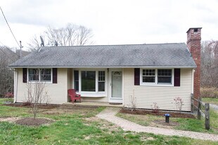 127 Blackville Rd in Washington, CT - Building Photo