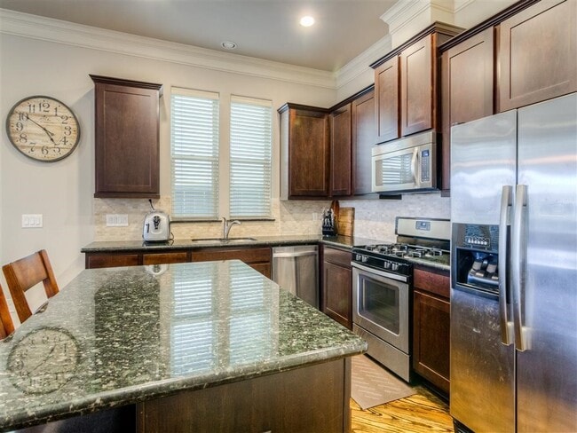 8740 Kempwood Dr in Houston, TX - Building Photo - Building Photo