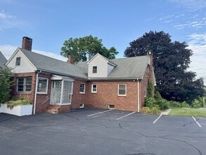 160 Wolcott St in Bristol, CT - Building Photo - Building Photo