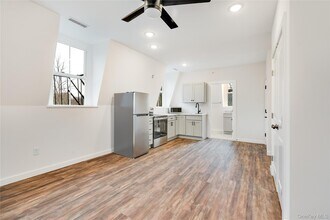 81 Market St in Wappingers Falls, NY - Building Photo - Building Photo