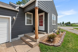 1502 N Andover Rd in Andover, KS - Building Photo - Building Photo