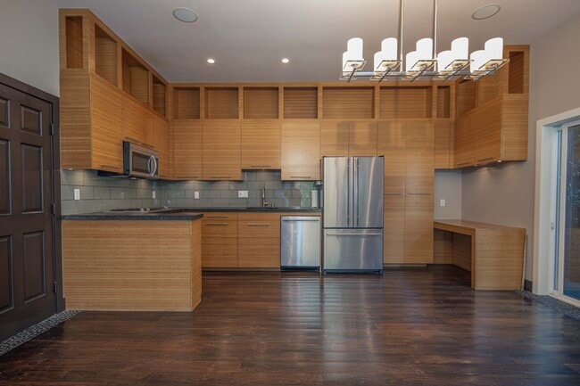 3817 Dover St in Los Angeles, CA - Building Photo - Building Photo