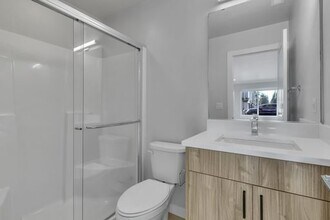 4432 137th St SW in Lynnwood, WA - Foto de edificio - Building Photo