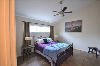 1818 S Lakeshore Blvd in Austin, TX - Building Photo - Building Photo