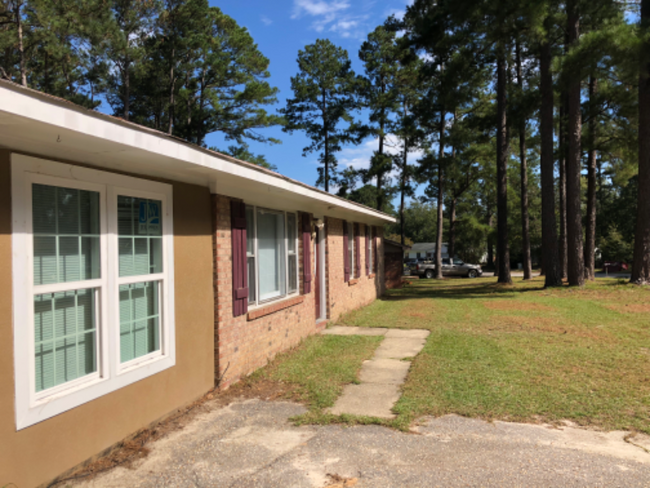 1912 Wordsworth Dr in Fayetteville, NC - Building Photo - Building Photo