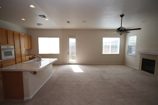 9345 Oreo Ranch Cir in Elk Grove, CA - Building Photo - Building Photo