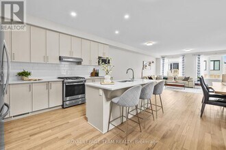 908 Clarkia St in Ottawa, ON - Building Photo - Building Photo