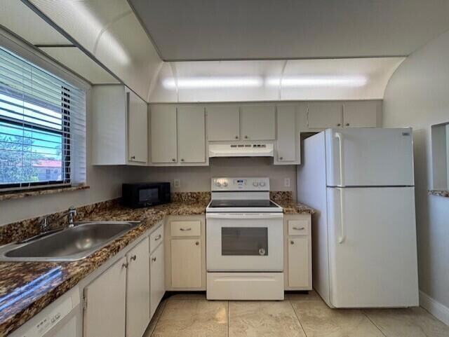 21905 Lake Forest Cir, Unit 204 in Boca Raton, FL - Building Photo - Building Photo