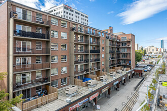 Hardwood Plaza in Edmonton, AB - Building Photo - Building Photo