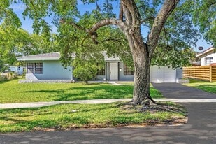 418 S 57th Way in Hollywood, FL - Building Photo