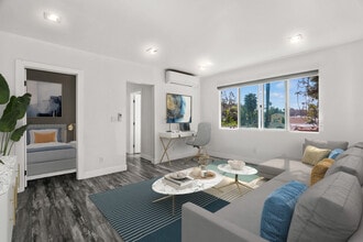 1486 Silver Lake Blvd. in Los Angeles, CA - Building Photo - Building Photo